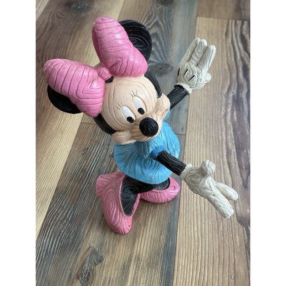 Disney Other - Minnie Mouse 11.75" Garden Resin Statue